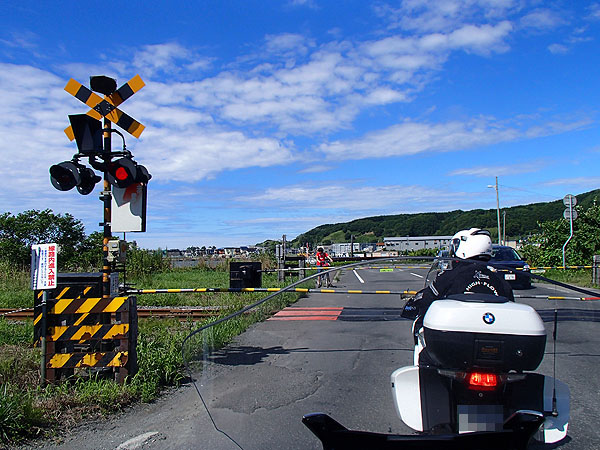 留萌線の踏切待ち